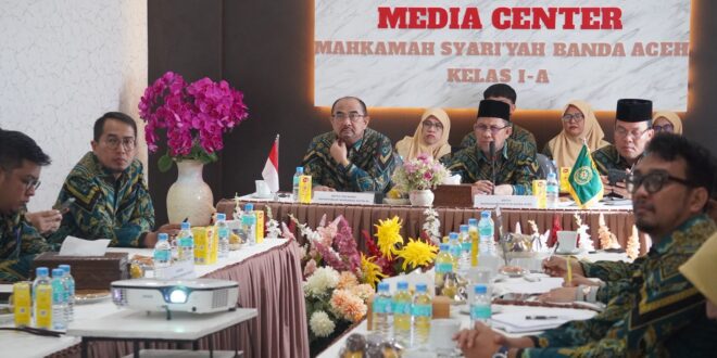 Hakim Tinggi dan Panitera Muda Hukum MS Aceh Laksanakan Monitoring dan Evaluasi Kepaniteraan di MS Banda Aceh