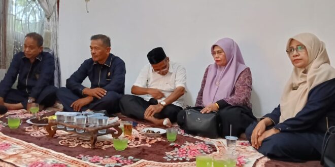MS Aceh Serahkan Dana Sosial kepada Keluarga Almarhum Drs. Hamdani