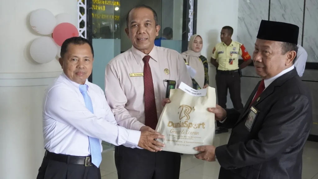 Semarak HUT RI dan HUT Ke-81 Mahkamah Agung RI, MS Aceh Serahkan Hadiah Perlombaan